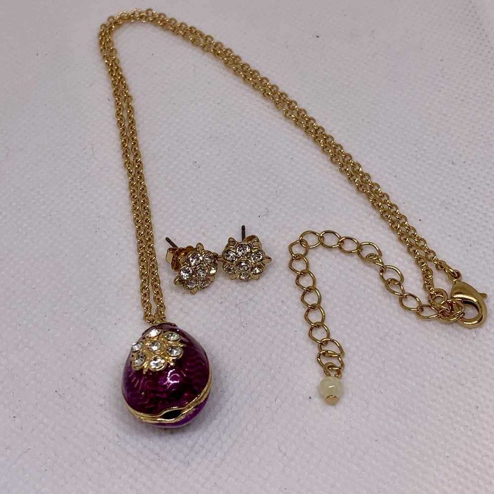 NIB Vintage Avon Purple Egg Faux Locket & Matching Earring Set - Picture 4 of 7
